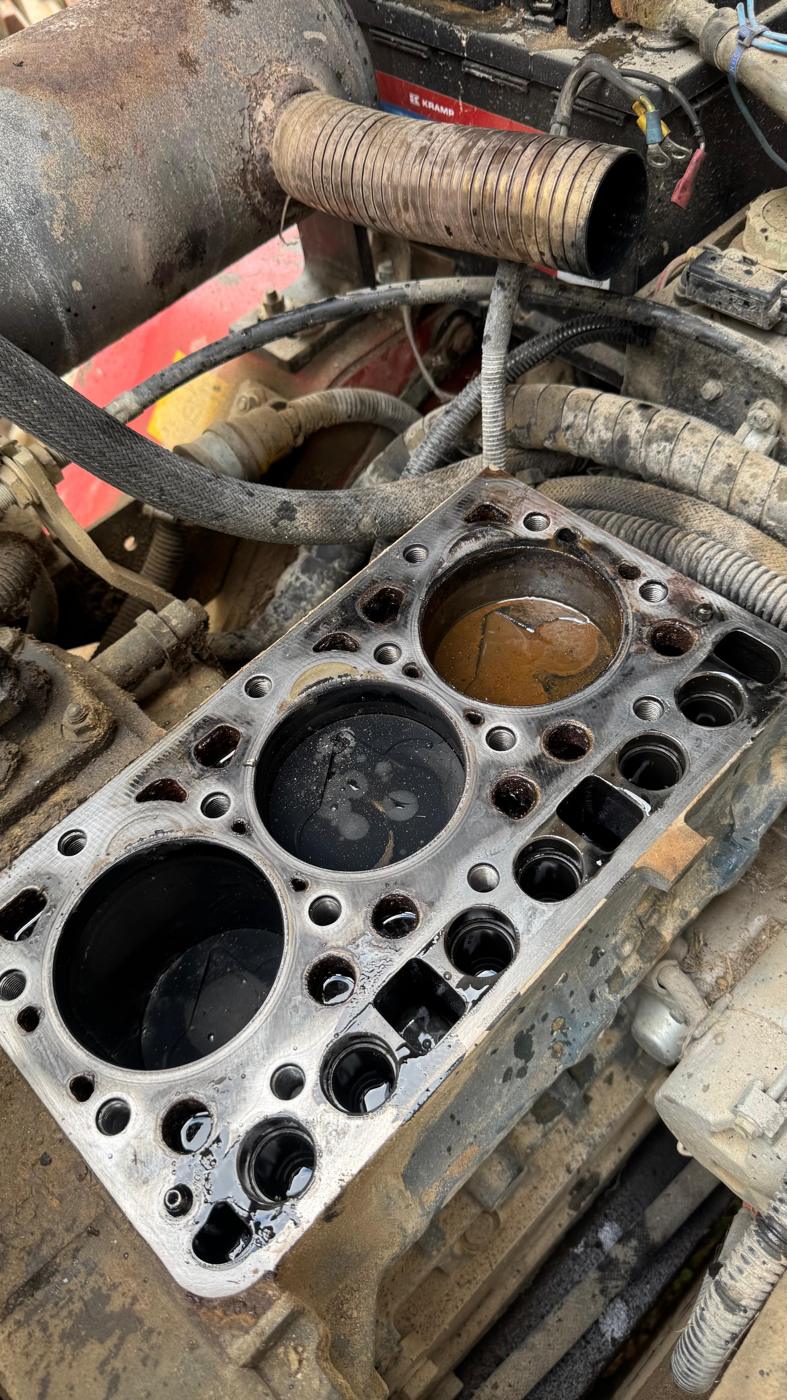 Motorblock bei der Instandsetzung